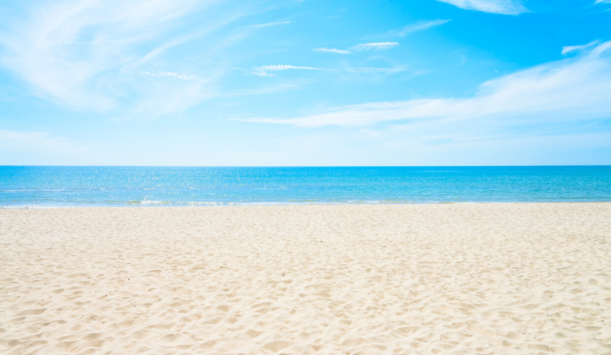 empty-sea-and-beach-background